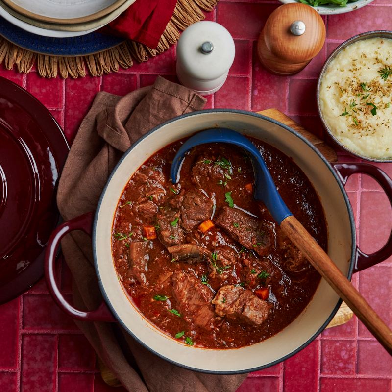 Bœuf bourguignon in a cast-iron pot